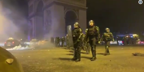 Paris : Incidents sur les Champs-Élysées après la victoire de l’Algérie en 8e de finale de la CAN