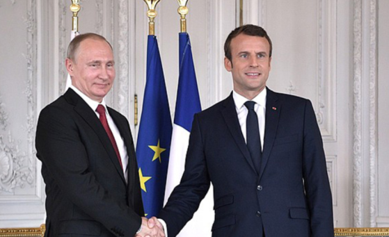Macron reçoit Poutine avant le sommet du G7