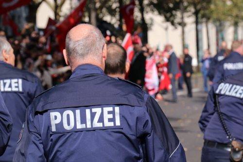 Allemagne : une bagarre éclate entre migrants et Allemands à cause d'une jupe jugée trop courte