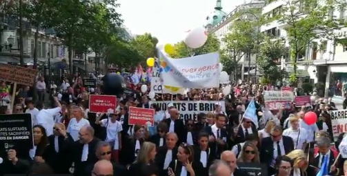 Soignants, avocats et personnels aériens manifestent à Paris contre la réforme des retraites