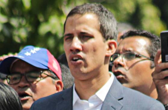 Venezuela : Juan Guaido confirmé par le Parlement