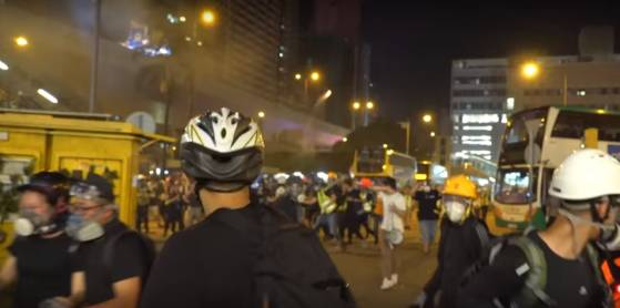 Course contre la montre entre les autorités et les manifestants à Hong-Kong