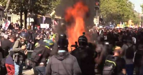 Selon la préfecture de police de Paris, 1 000 manifestants «radicaux» se trouvent dans le cortège de la marche pour le climat à Paris