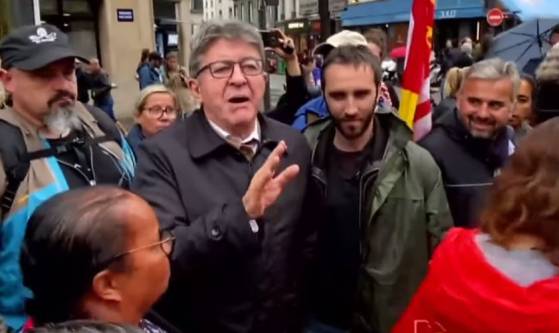 Policiers "barbares": le syndicat Alliance Police Nationale exige que Christophe Castaner dépose plainte contre Jean-Luc Mélenchon