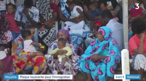 A Mayotte, Emmanuel Macron face à l'immigration clandestine