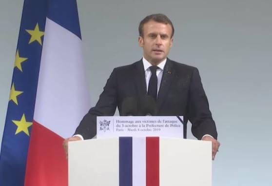 Emmanuel Macron : «Le port du voile dans l’espace public n’est pas mon affaire»