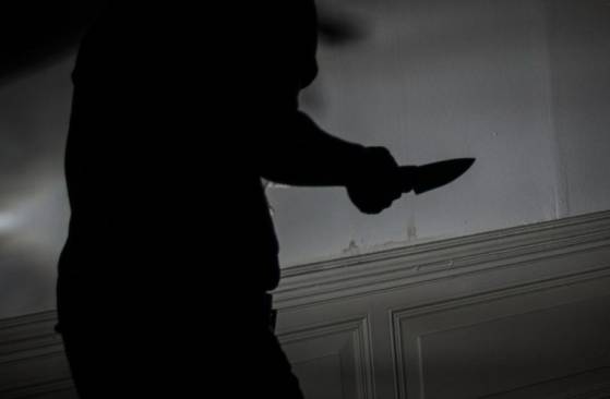 Un homme arrêté à Grenoble avec deux longs couteaux criant "Allah Akbar"