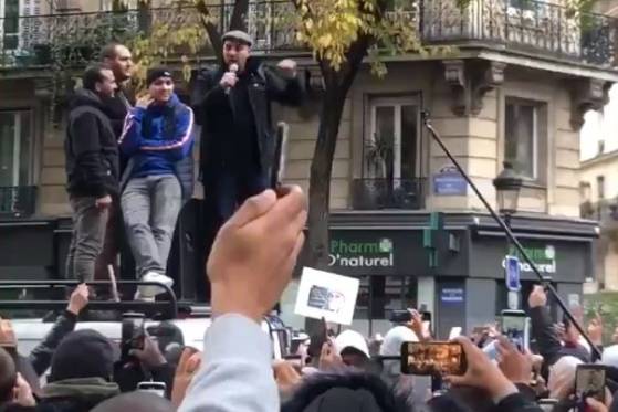 ➡Marwan Muhammad (CCIF) fait scander à la foule « Allah Akbar ! » lors de la "Marche contre l'islamophobie" (Vidéo)