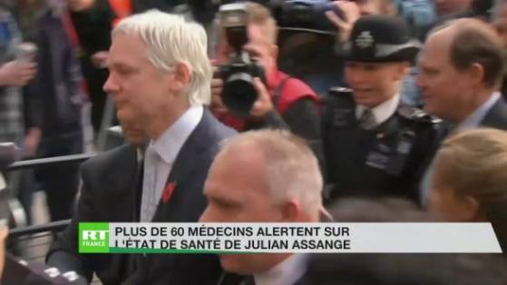 60 médecins alertent sur l’état de santé de Julian Assange (Vidéo)