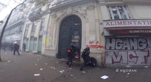 [VIDÉO] L'IGPN ouvre une enquête sur la vidéo de policiers frappant un manifestant jeudi 5 décembre