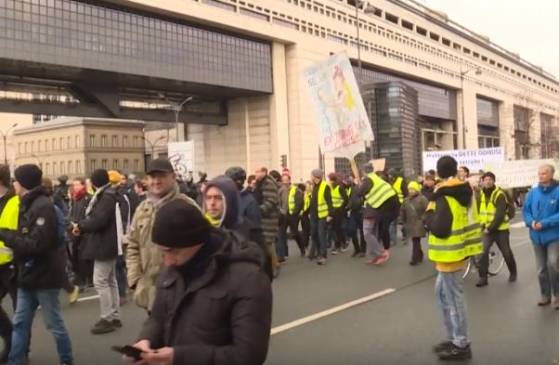 Acte 56 des Gilets jaunes : à Paris, les manifestants opposés à la réforme des retraites (Vidéo)