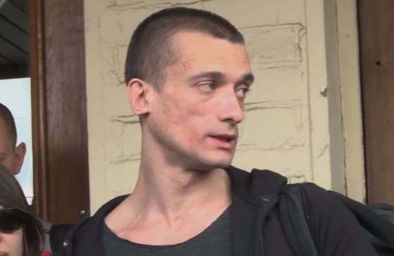 Affaire Griveaux : Piotr Pavlenski et Alexandra de Taddeo présentés à la justice mardi