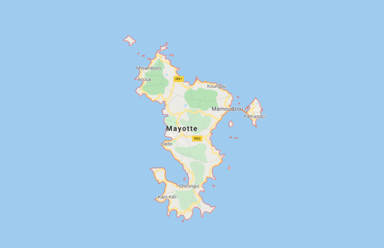 A Mayotte, la mort d’un homme abattu par un policier provoque des violences