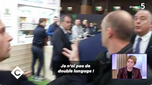 [VIDÉO] Le ministre de l'Agriculture perd ses nerfs et arrache le micro d'un journaliste de France 5