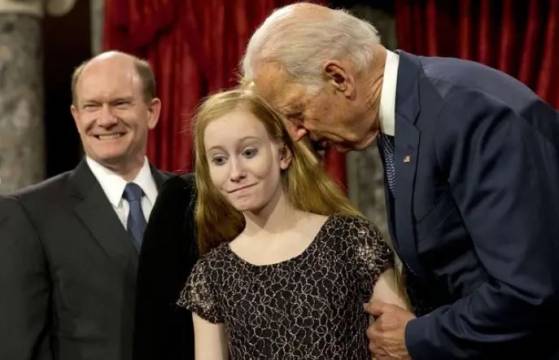 Une vidéo diffusée sur les réseaux sociaux montre le comportement très tactile de Joe Biden lors de la prestation de serment du Sénat américain