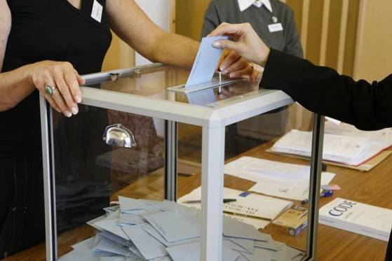 Les bureaux de votes ouverts en France malgré l'épidémie de Coronavirus
