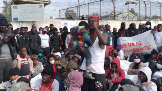 Grèce: des migrants manifestent devant le camp de Moria, sur l'Île de Lesbos: « C’est à cause de vous que nous sommes ici » (Vidéo)