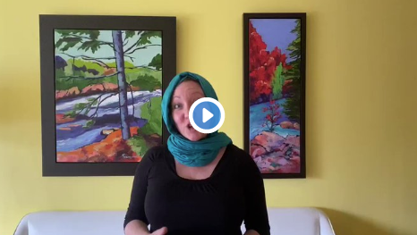 Une députée canadienne souhaite un bon ramadan aux musulmans en portant un voile sur la tête (Vidéo)
