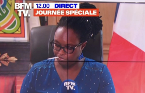 L'image de Sibeth Ndiaye en train de fumer dans son bureau, filmée en direct ce midi par BFMTV, provoque l'indignation sur les réseaux sociaux