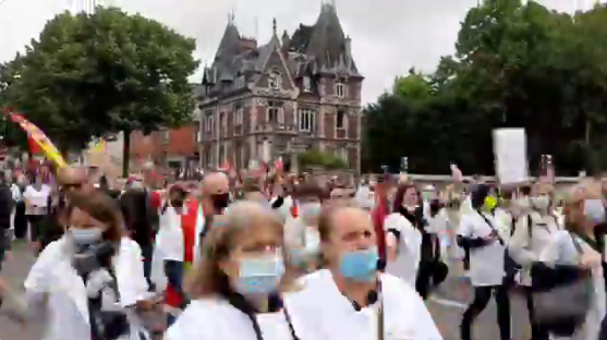 [VIDÉO] Des milliers de soignants défilent dans les rues de Rouen
