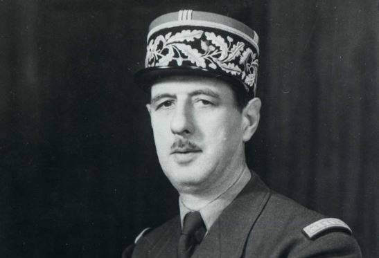 La ligue de défense noire africaine (LDNA) insulte la mémoire du général de Gaulle, le qualifiant de “fuyard”, “criminel”, “incapable de mourir pour sa patrie” en 1940
