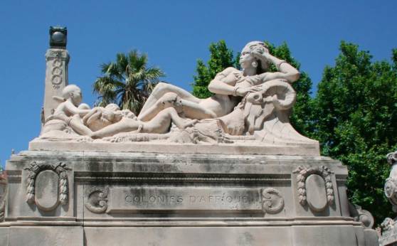 « Les colonisés d’Afrique et d’Asie niq** la France »: deux statues commémorant les colonies françaises vandalisées et taguées à Marseille