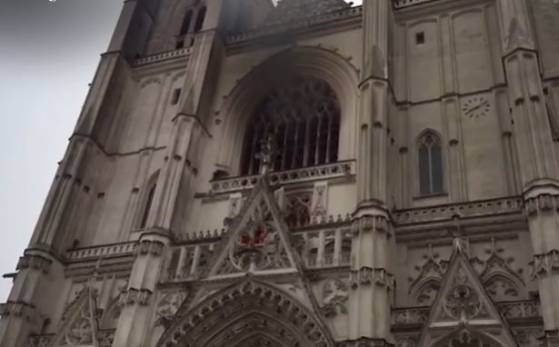 Incendie de la cathédrale de Nantes : les anarchistes s’en réjouissent