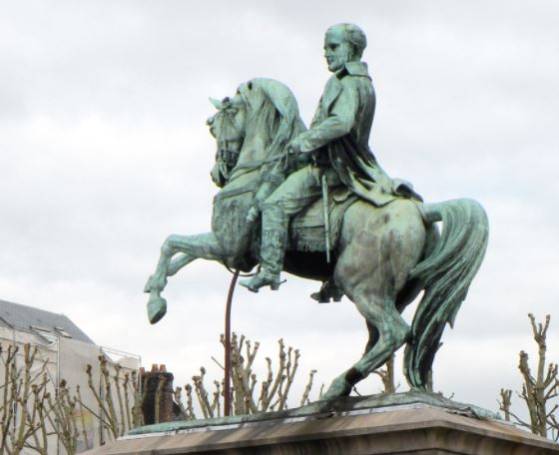 Le maire de Rouen envisage une consultation citoyenne pour remplacer la statue de Napoléon par celle d’une figure féminine