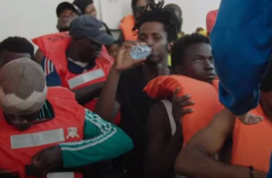 La France demande à l'Italie d'accueillir les 125 migrants qui se trouvent sur le bateau "humanitaire" Alan Kurdi