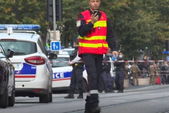 Attentat de Nice: le suspect se présente comme étant âgé de 21 ans, d'origine tunisienne, arrivé début octobre en France