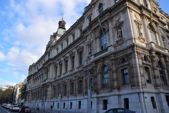 Marseille: deux agents de la préfecture des Bouches-du-Rhône modifiaient le dossier des demandeurs d’asile contre de l’argent