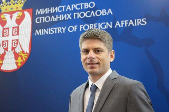 Le président de Solidarité Kosovo, Arnaud Gouillon, fait son entrée au gouvernement serbe