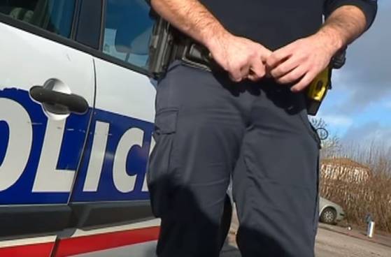 En colère après l'allocution d'Emmanuel Macron, des syndicats policiers appellent à cesser les contrôles