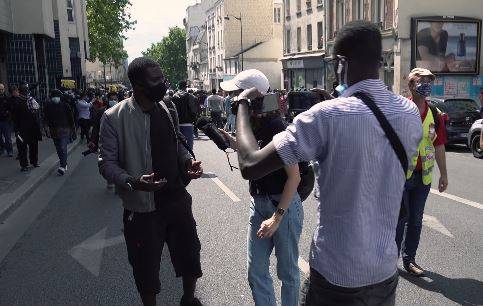 Des centaines de migrants clandestins ont manifesté à Paris et dans plusieurs villes françaises afin de demander la régularisation des illégaux