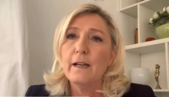 Fermeture des frontières face au Covid : "Que de temps perdu pour se décider finalement", déclare Marine Le Pen