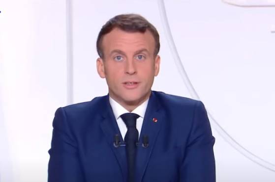Le président Emmanuel Macron évoque l'adoption d'un "pass sanitaire"