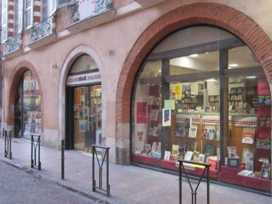 Les librairies classées comme commerces dits essentiels, selon un décret publié au Journal officiel