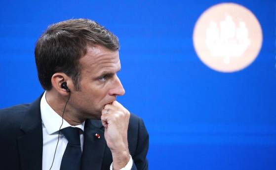 Couvre-feu à 18h : Macron déclare qu'il faut "tenir encore quelques semaines"
