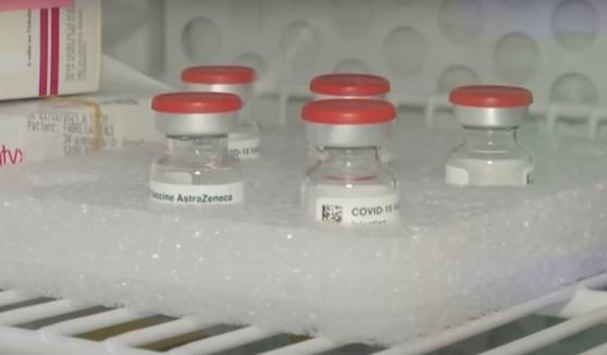 Covid-19 : la France suspend le vaccin d’AstraZeneca ... jusqu’à demain après-midi
