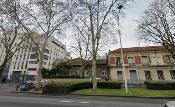 La mairie de Nanterre (92) vend une ancienne école pour agrandir une mosquée. Le prix de vente fait débat
