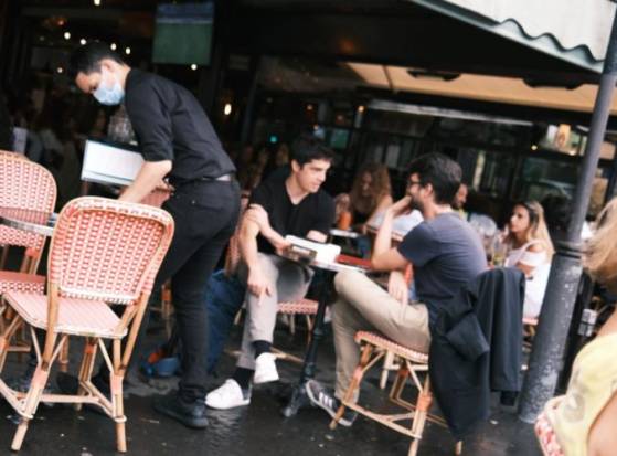 Un restaurateur des Hauts-de-Seine placé en garde à vue pour avoir ouvert clandestinement son restaurant