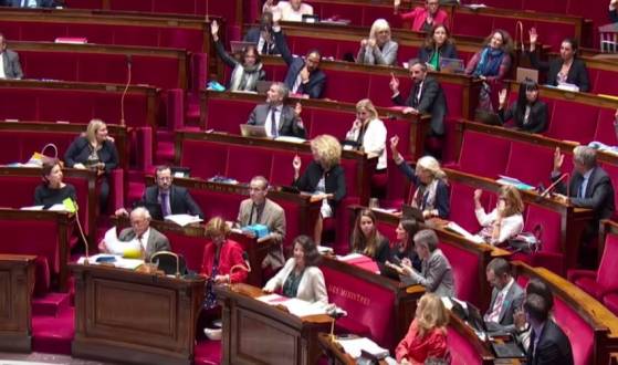 L'Assemblée nationale approuve par 348 voix contre 9 les nouvelles restrictions annoncées par Emmanuel Macron hier soir