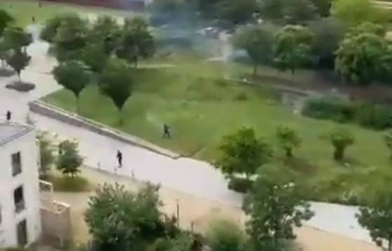 Paris : des toxicomanes chassés d'un parc à coups de tirs de mortier dans le quartier de Stalingrad