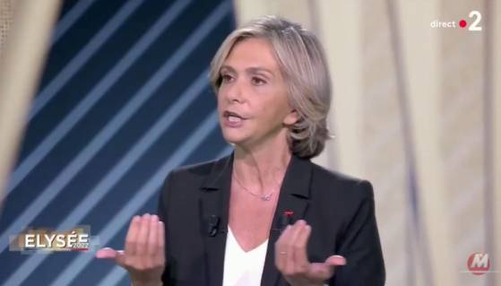 Valérie Pécresse à Gérald Darmanin : "Dans ma Région, j'ai interdit le burkini dans les piscines alors que vous avez refusé de le voter" (Vidéo)