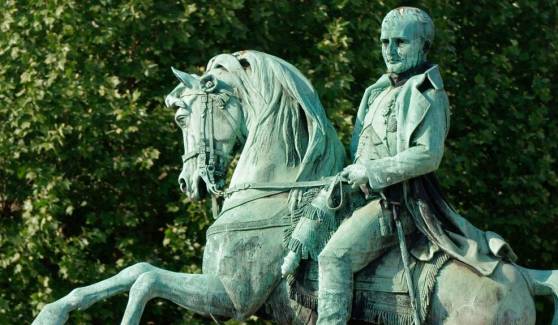 Rouen : la statue de Napoléon sera finalement réinstallée sur le parvis de l'Hôtel de Ville