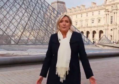 Au Louvre, Marine Le Pen appelle à "Fermer définitivement la parenthèse ouverte ici d’un macronisme toxique pour le pays"