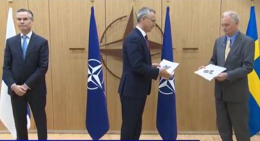 La Finlande et la Suède soumettent officiellement leur demande d'adhésion à l'OTAN