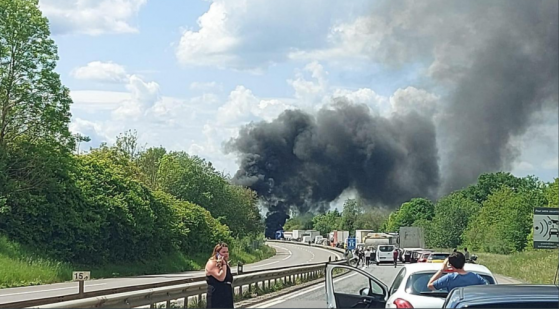 L'autoroute Sedan-Charleville bloquée par des gens du voyage suite à la mort d'un des leurs
