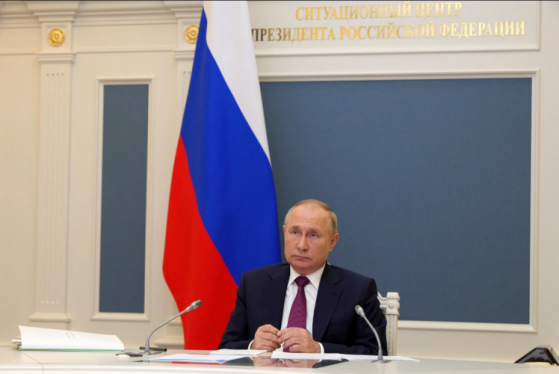 Vladimir Poutine récuse la responsabilité russe dans la frappe à Krementchouk : "Notre armée ne frappe aucun site d'infrastructure civile. Nous avons toutes les possibilités de savoir où se trouve quoi"